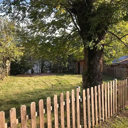 Holiday home De L'impluvium Au Coeur Des Volcans Auvergne *