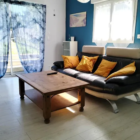 De L'impluvium Au Coeur Des Volcans Auvergne Holiday home *