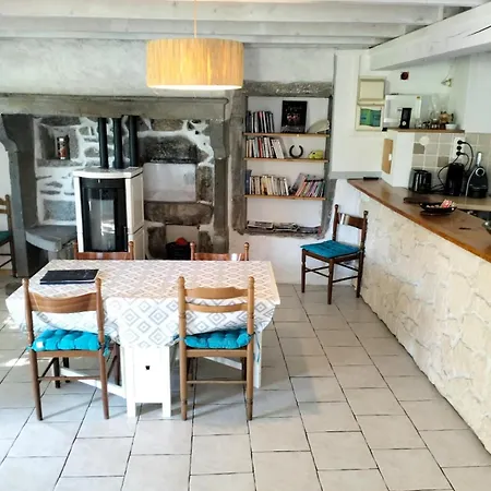 Holiday home De L'impluvium Au Coeur Des Volcans Auvergne