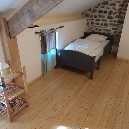 De L'impluvium Au Coeur Des Volcans Auvergne Holiday home *