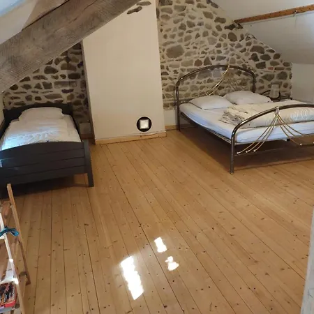 Holiday home De L'impluvium Au Coeur Des Volcans Auvergne *